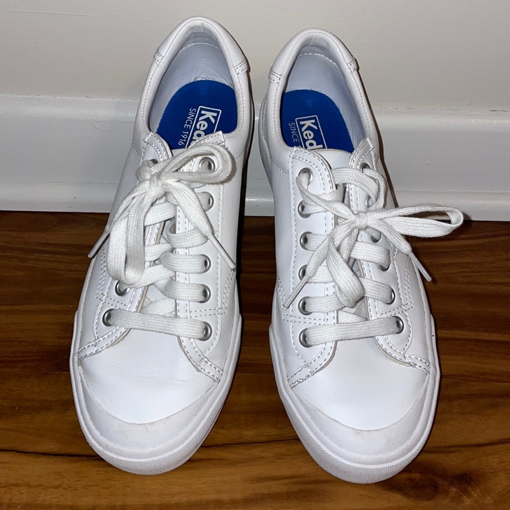 Women’s 7.5 Keds white sneakers.